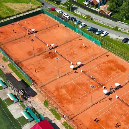 Mountain And View With Underground Parking