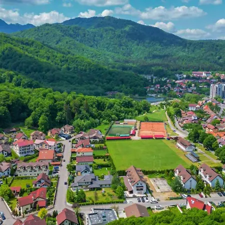 Mountain And View With Underground Parking