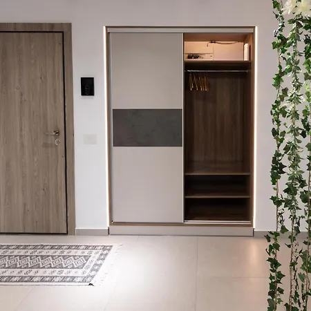 Mountain And View With Underground Parking *