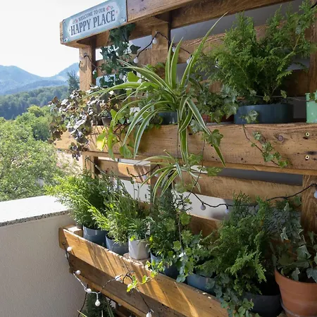 Mountain And View With Underground Parking Appartement