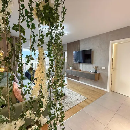 Mountain And View With Underground Parking Appartement *