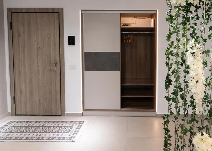 Mountain And View With Underground Parking *