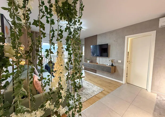 Mountain And View With Underground Parking Apartment *